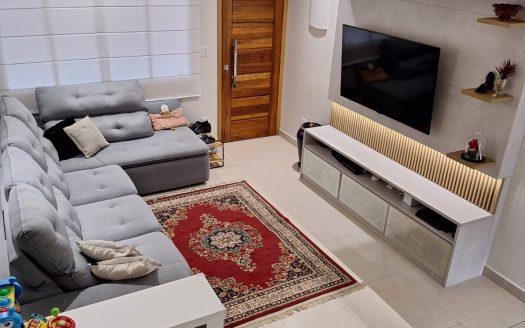 Lindo sobrado à venda no Jardim Regina