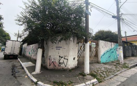 Investimento – Terreno de esquina 10 x 20, ideal para comércio, próximo de estação de trem