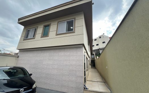 Sobrado à venda na Vila Mangalot