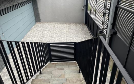 Casa assobradada com edícula à venda no Parque São Domingos