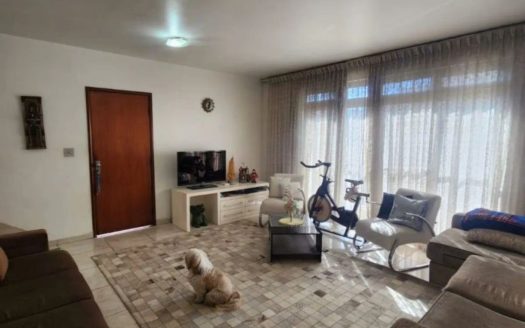 Casa assobradada em terreno 10 x 30 à venda no Piqueri