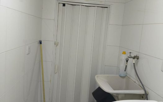 Amplo terreno de 453 m2 com 2 casas completas e independentes à venda no Jardim Felicidade