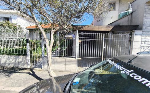 Amplo terreno de 453 m2 com 2 casas completas e independentes à venda no Jardim Felicidade